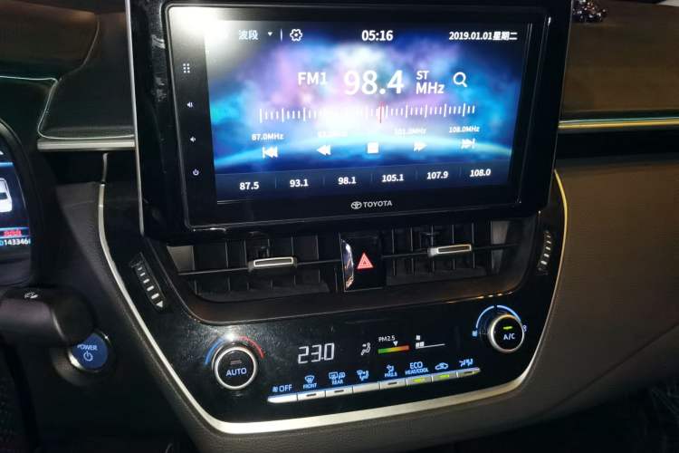 Used Toyota Corolla 2019 Dual-Engine 1.8L E-CVT GL-i Elite Edition Audio And AC Panel