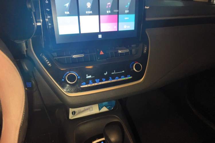 Used Toyota Corolla 2019 1.2T S-CVT GL-i Elite Edition Audio And AC Panel