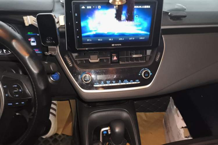Used Toyota Corolla 2019 Dual-Engine 1.8L E-CVT GL-i Elite Edition Audio And AC Panel