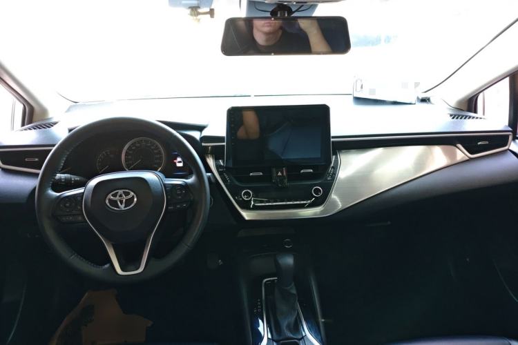 Used Toyota Corolla 2019 1.2T S-CVT GL-i Elite Edition Center Console