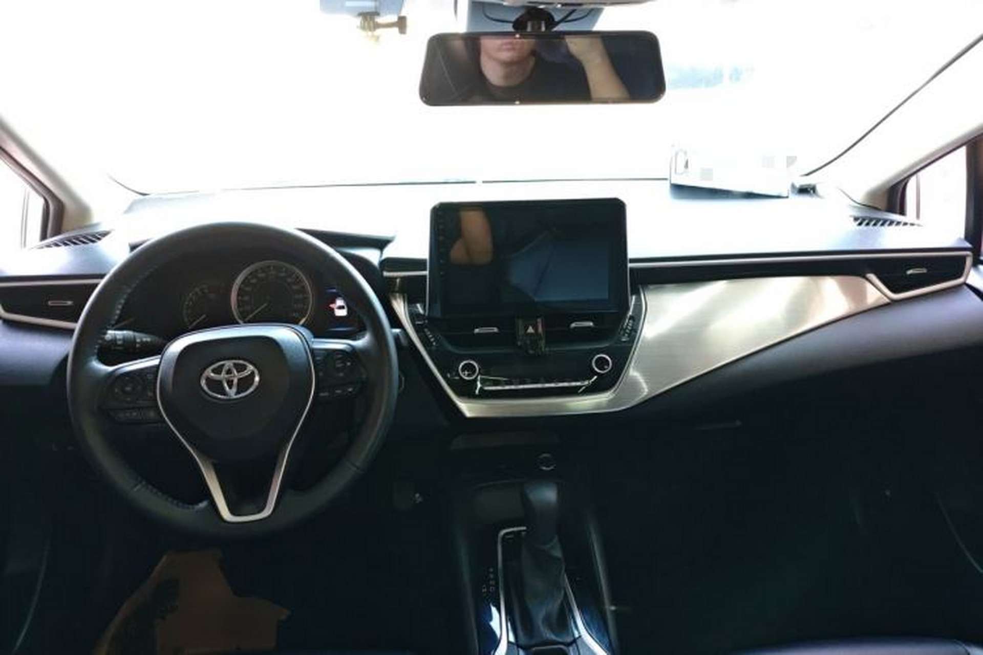 Used Toyota Corolla 2019 1.2T S-CVT GL-i Elite Edition Center Console