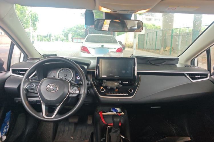 Used Toyota Corolla 2019 1.2T S-CVT GL-i Elite Edition Center Console