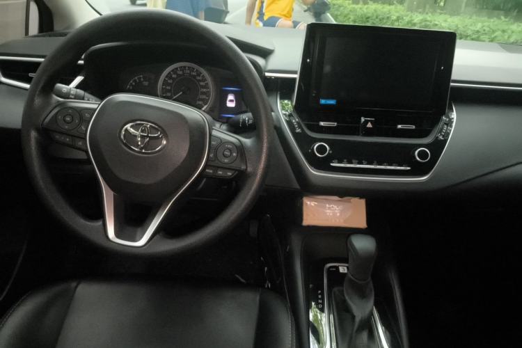 Used Toyota Corolla 2019 1.2T S-CVT GL-i Elite Edition Center Console