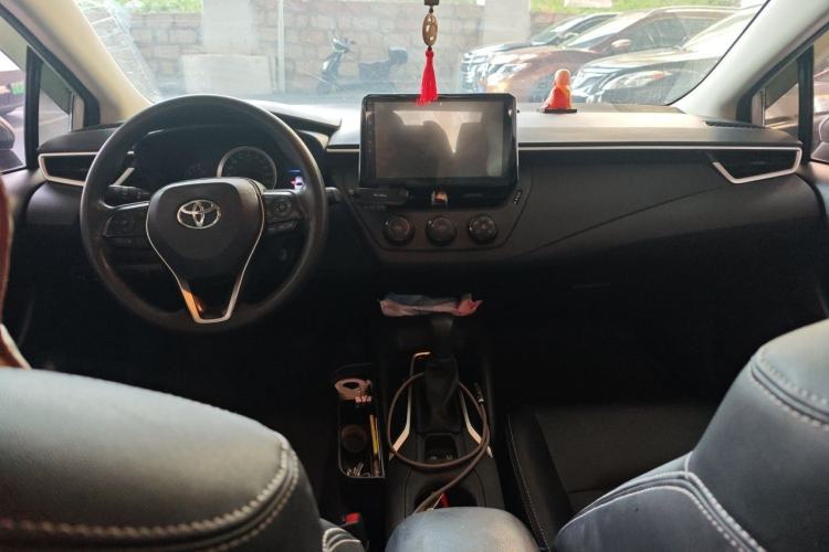 Used Toyota Corolla 2019 1.2T S-CVT GL Pioneer Edition Center Console