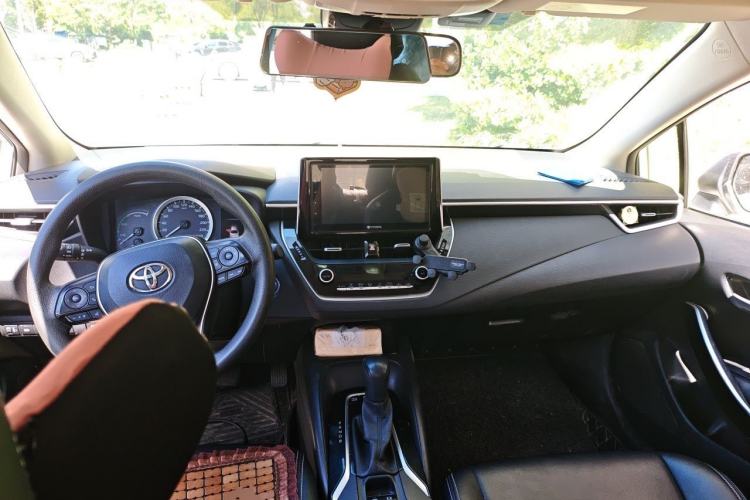 Used Toyota Corolla 2019 Dual-Engine 1.8L E-CVT GL-i Elite Edition Center Console