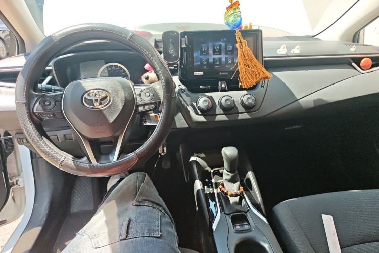 Used Toyota Corolla 2019 1.2T S-CVT GL Pioneer Edition Center Console