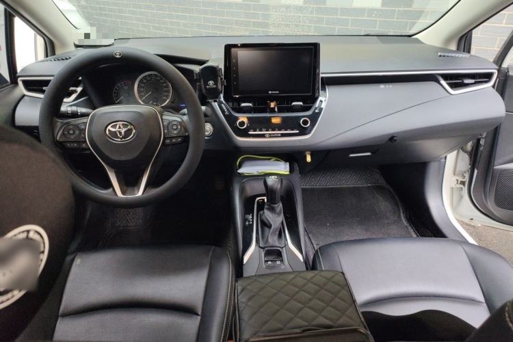 Used Toyota Corolla 2019 1.2T S-CVT GL-i Elite Edition Center Console