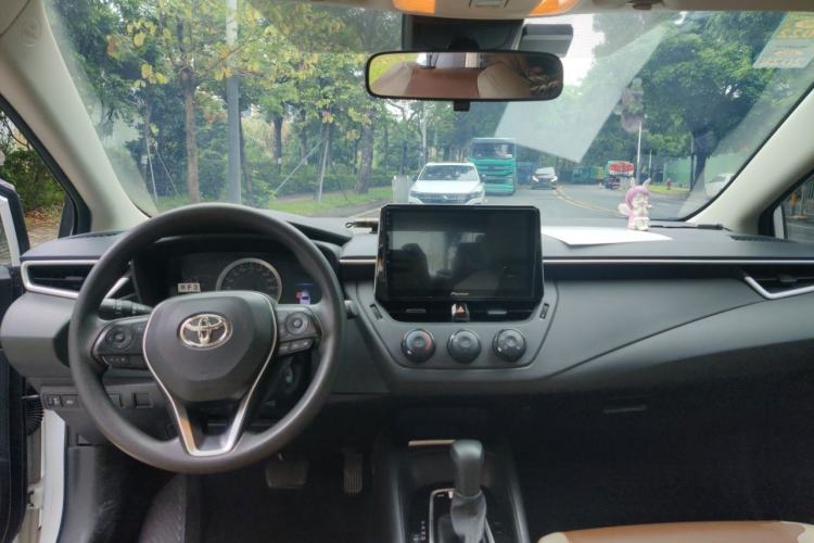 Used Toyota Corolla 2019 1.2T S-CVT GL Pioneer Edition Center Console