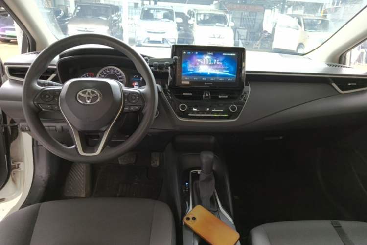 Used Toyota Corolla 2019 1.2T S-CVT GL-i Elite Edition Center Console