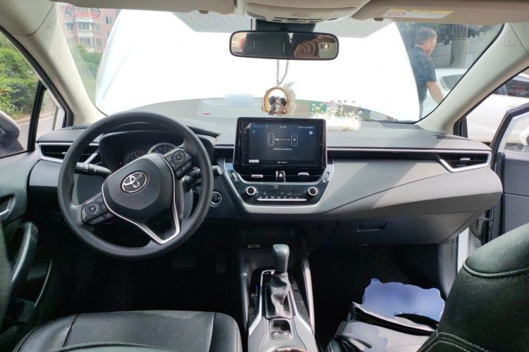 Used Toyota Corolla 2019 1.2T S-CVT GL-i Elite Edition Center Console