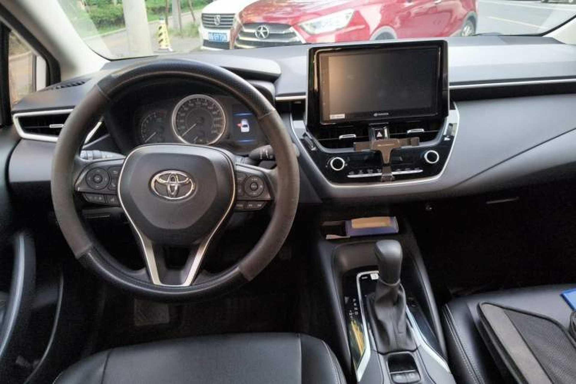 Used Toyota Corolla 2019 1.2T S-CVT GL-i Elite Edition Center Console