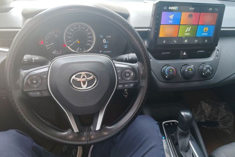 Used Toyota Corolla 2019 1.2T S-CVT GL Pioneer Edition Center Console