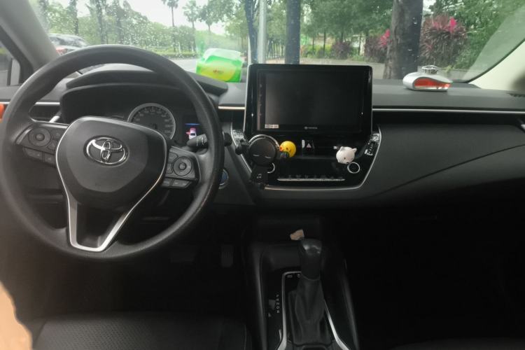 Used Toyota Corolla 2019 Dual-Engine 1.8L E-CVT GL-i Elite Edition Center Console