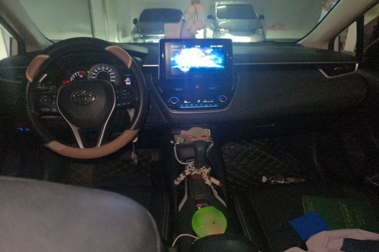 Used Toyota Corolla 2019 1.2T S-CVT GL-i Elite Edition Center Console