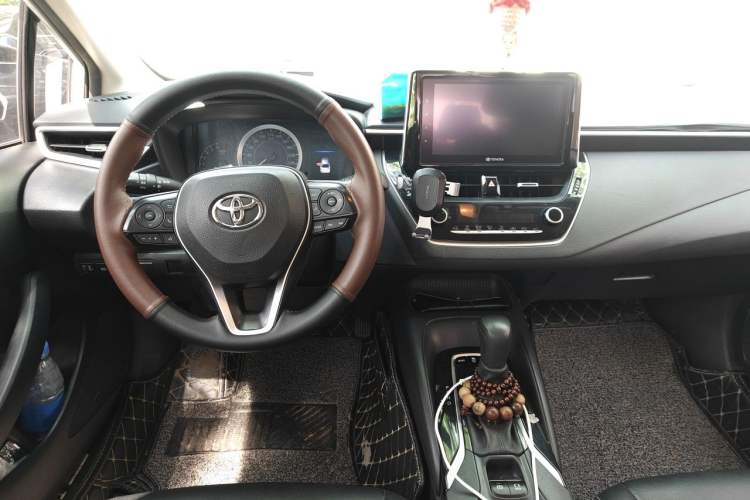 Used Toyota Corolla 2019 1.2T S-CVT GL-i Elite Edition Center Console