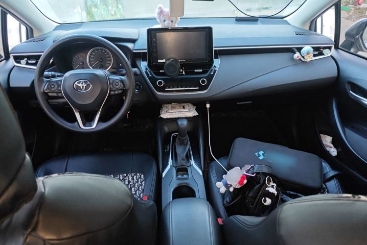 Used Toyota Corolla 2019 1.2T S-CVT GL-i Elite Edition Center Console