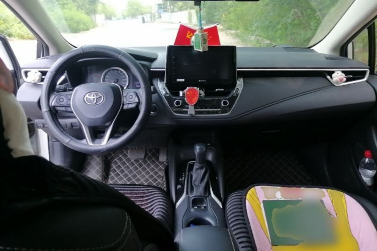 Used Toyota Corolla 2019 1.2T S-CVT GL-i Luxury Edition Center Console