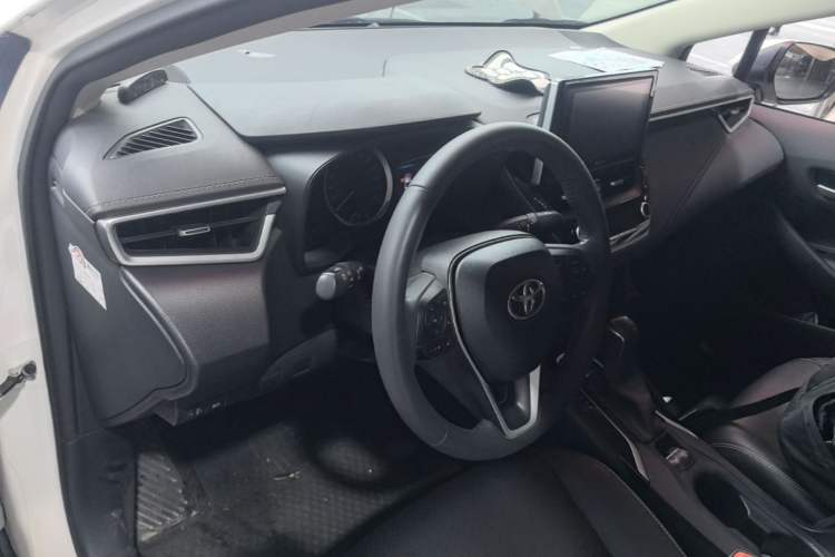 Used Toyota Corolla 2019 1.2T S-CVT GL-i Luxury Edition Center Console