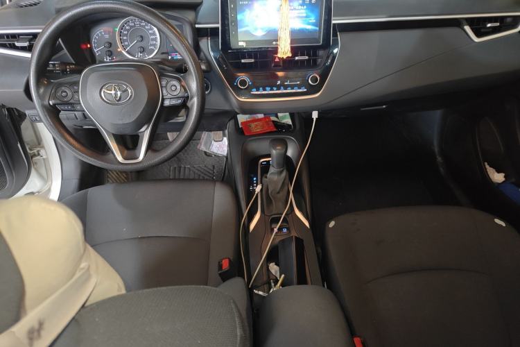Used Toyota Corolla 2019 1.2T S-CVT GL-i Elite Edition Center Console