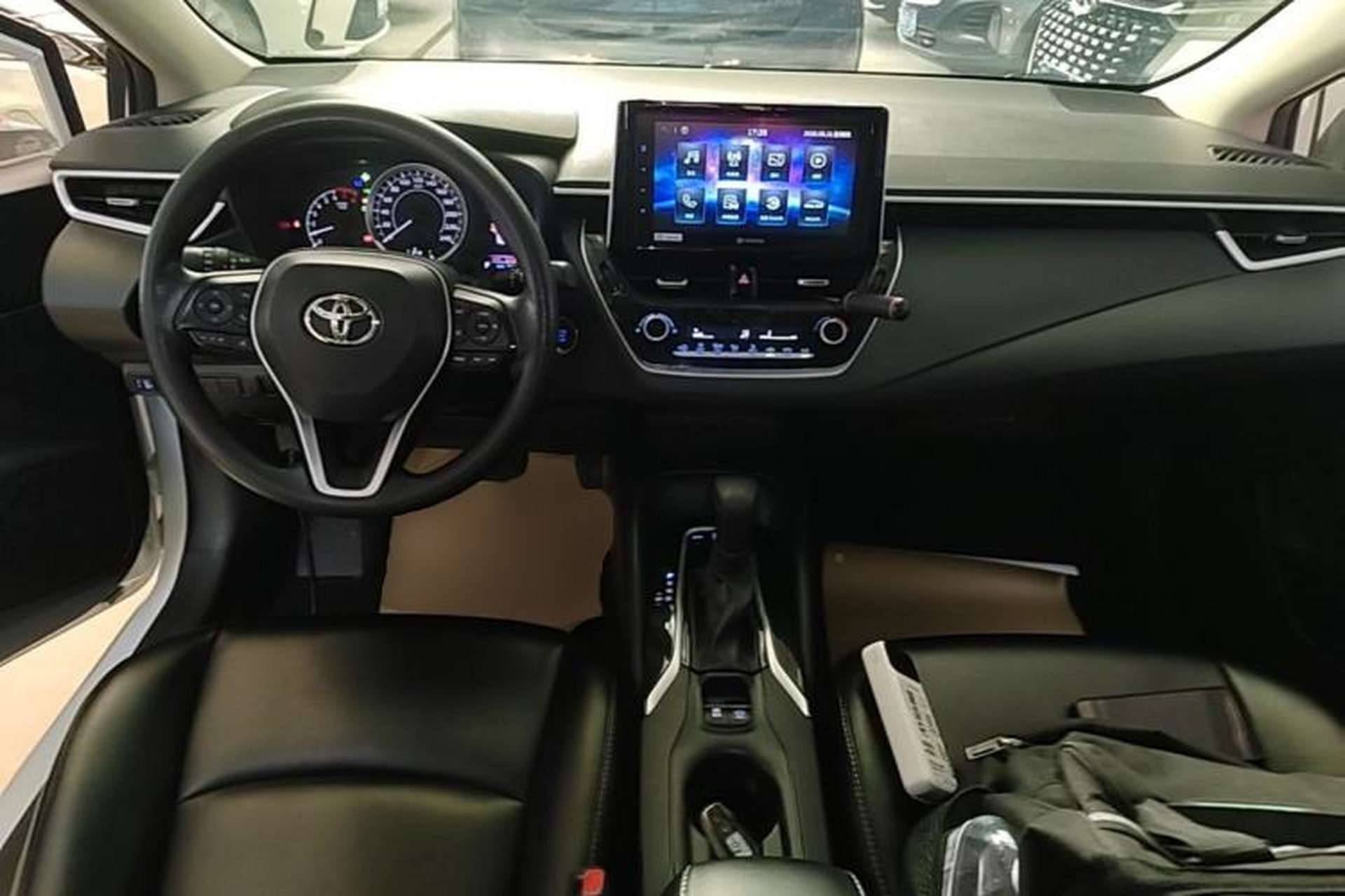 Used Toyota Corolla 2019 1.2T S-CVT GL-i Elite Edition Center Console