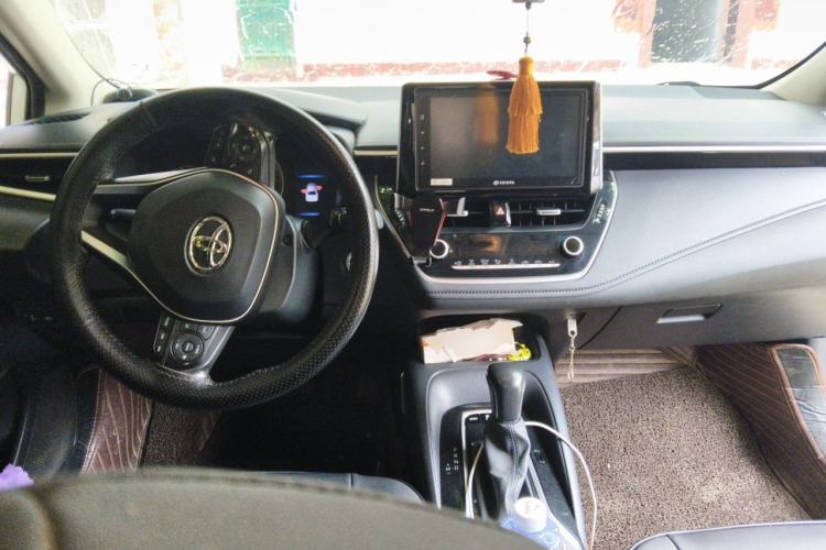 Used Toyota Corolla 2019 1.2T S-CVT GL-i Luxury Edition Center Console