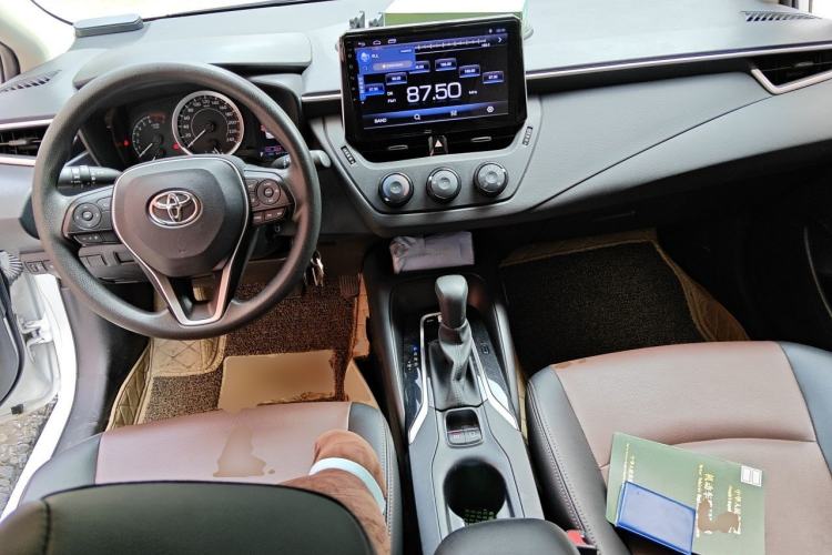 Used Toyota Corolla 2019 1.2T S-CVT GL Pioneer Edition Center Console