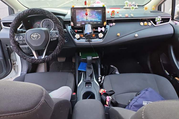 Used Toyota Corolla 2019 1.2T S-CVT GL-i Elite Edition Center Console