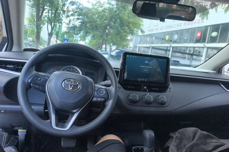 Used Toyota Corolla 2019 1.2T S-CVT GL Pioneer Edition Center Console