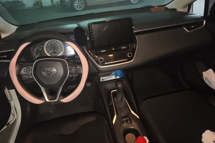 Used Toyota Corolla 2019 1.2T S-CVT GL-i Elite Edition Center Console