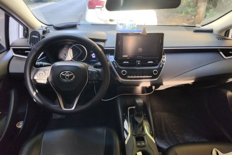Used Toyota Corolla 2019 1.2T S-CVT GL-i Elite Edition Center Console