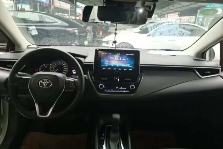 Used Toyota Corolla 2019 1.2T S-CVT GL-i Elite Edition Center Console