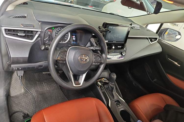 Used Toyota Corolla 2019 1.2T S-CVT GL-i Elite Edition Center Console