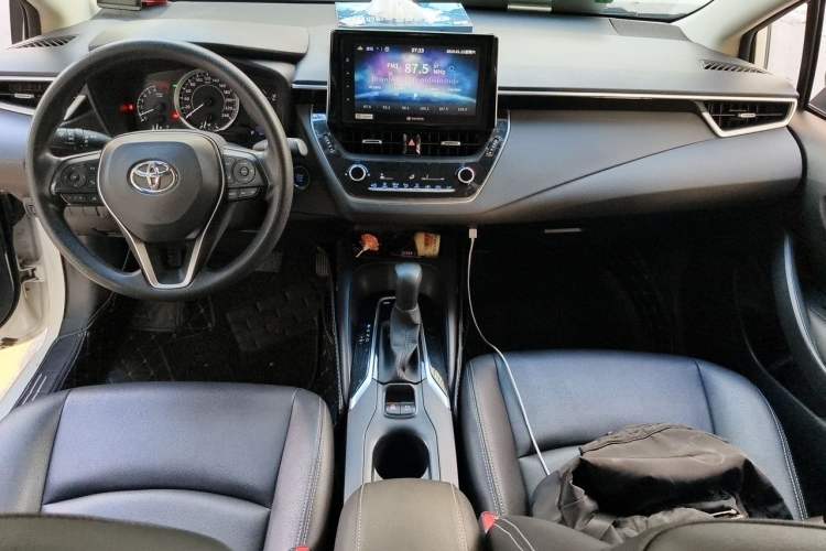 Used Toyota Corolla 2019 1.2T S-CVT GL-i Elite Edition Center Console