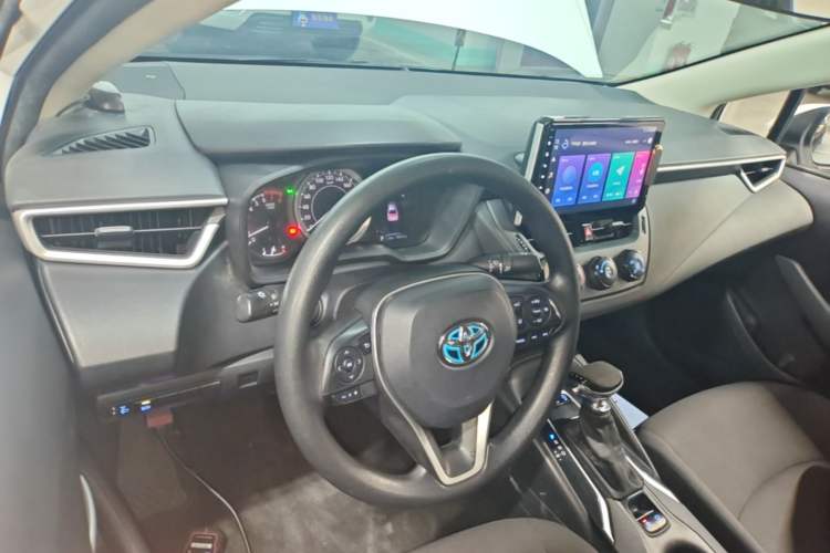 Used Toyota Corolla 2019 1.2T S-CVT GL Pioneer Edition Center Console