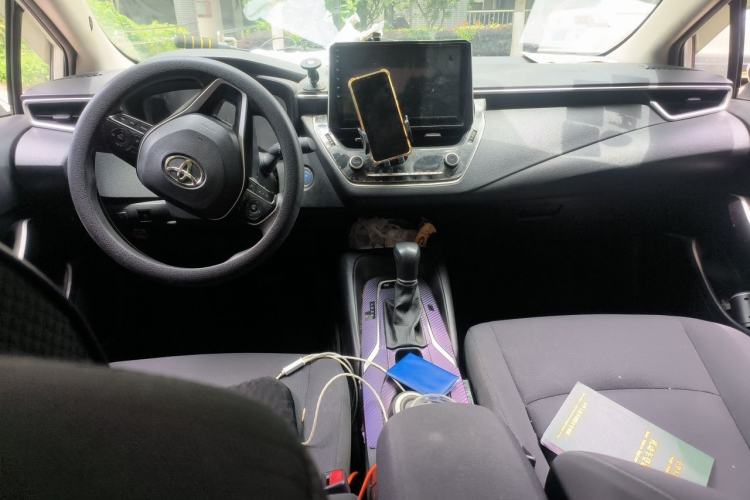 Used Toyota Corolla 2019 Dual-Engine 1.8L E-CVT GL-i Pioneer Edition Center Console