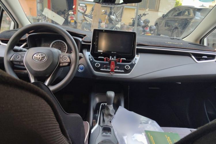 Used Toyota Corolla 2019 Dual-Engine 1.8L E-CVT GL-i Elite Edition Center Console