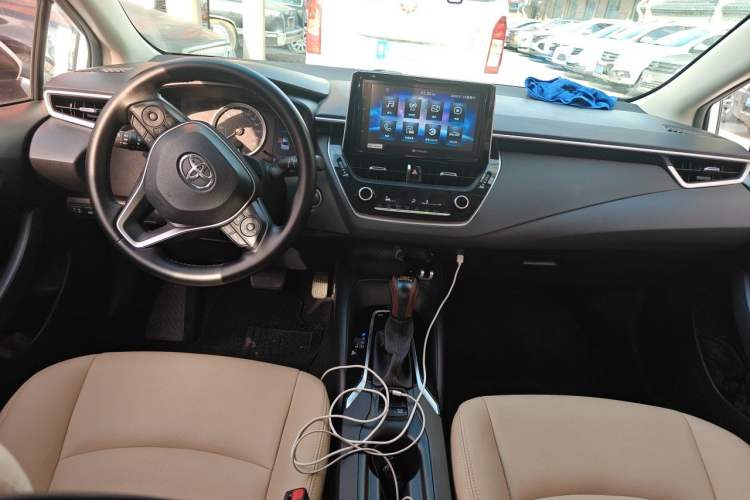Used Toyota Corolla 2019 1.2T S-CVT GL-i Elite Edition Center Console