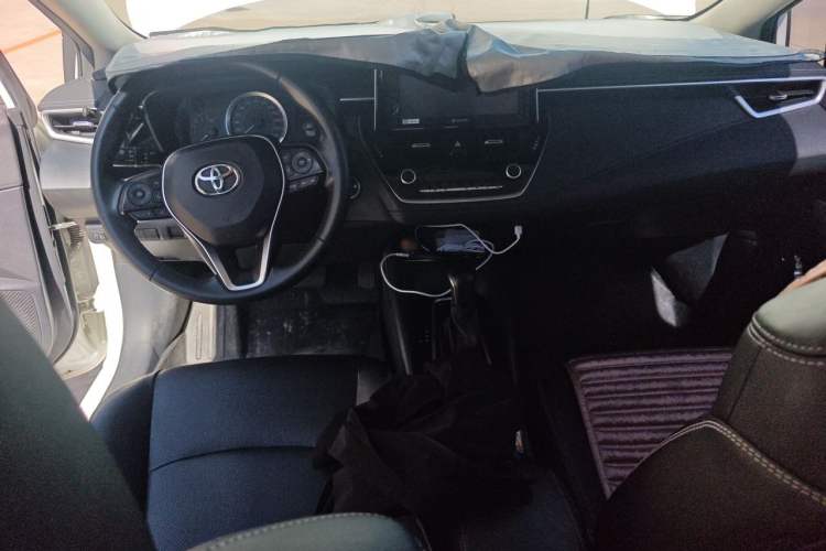 Used Toyota Corolla 2019 1.2T S-CVT GL-i Luxury Edition Center Console