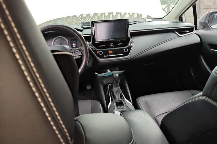 Used Toyota Corolla 2019 1.2T S-CVT GL-i Luxury Edition Center Console