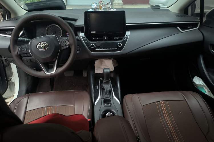 Used Toyota Corolla 2019 1.2T S-CVT GL-i Elite Edition Center Console