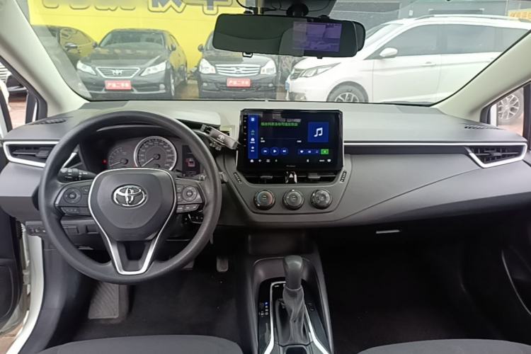 Used Toyota Corolla 2019 1.2T S-CVT GL Pioneer Edition Center Console