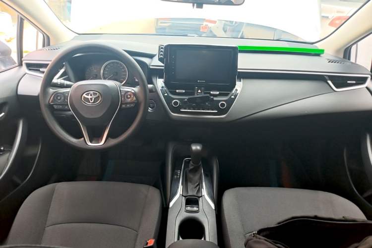 Used Toyota Corolla 2019 1.2T S-CVT GL-i Elite Edition Center Console