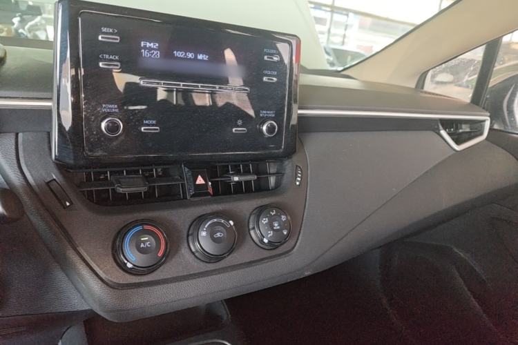 Used Toyota Corolla 2019 1.2T S-CVT GL Pioneer Edition Center Console