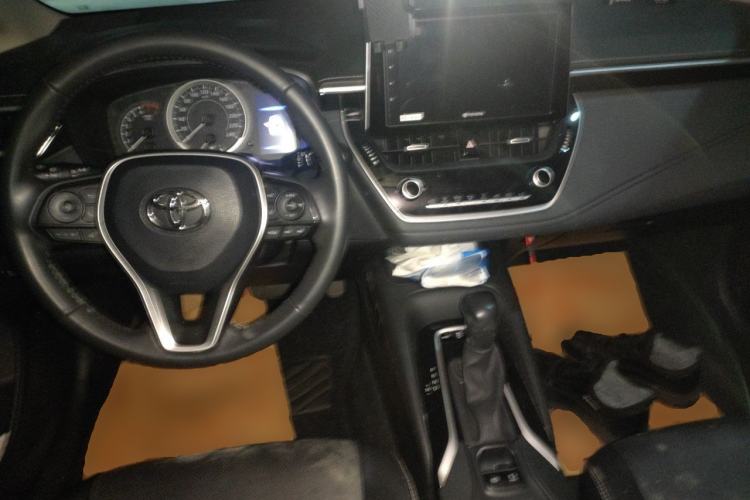 Used Toyota Corolla 2019 1.2T S-CVT GL-i Luxury Edition Center Console
