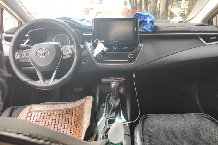 Used Toyota Corolla 2019 1.2T S-CVT GL-i Elite Edition Center Console