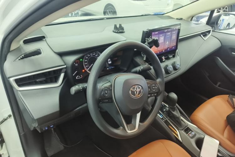 Used Toyota Corolla 2019 1.2T S-CVT GL Pioneer Edition Center Console