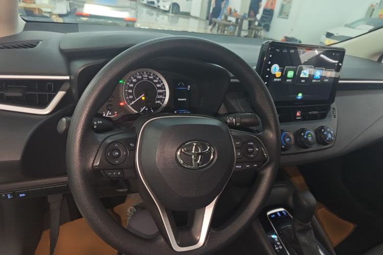 Used Toyota Corolla 2019 1.2T S-CVT GL Pioneer Edition Center Console