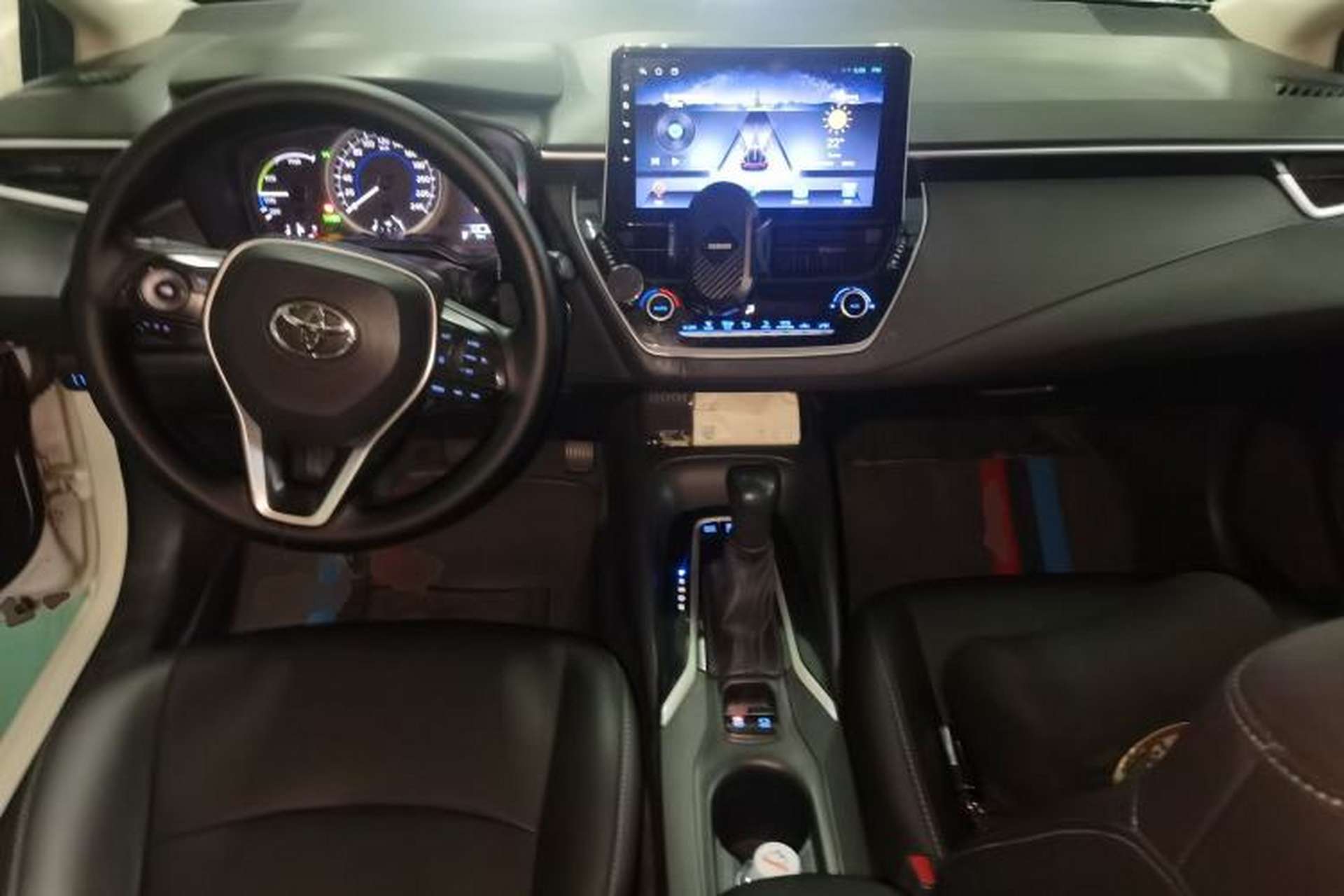 Used Toyota Corolla 2019 Dual-Engine 1.8L E-CVT GL-i Pioneer Edition Center Console