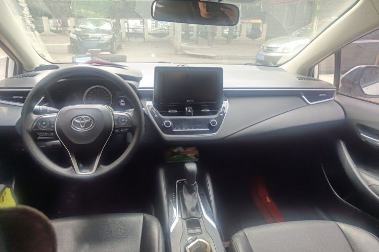 Used Toyota Corolla 2019 1.2T S-CVT GL-i Elite Edition Center Console