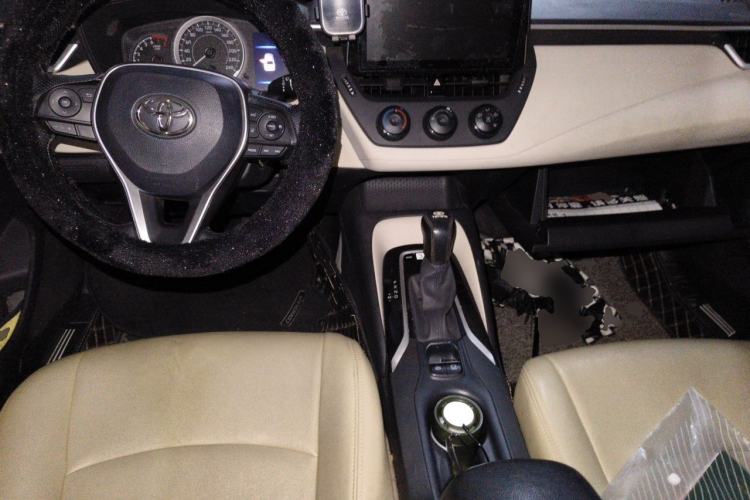 Used Toyota Corolla 2019 1.2T S-CVT GL Pioneer Edition Center Console
